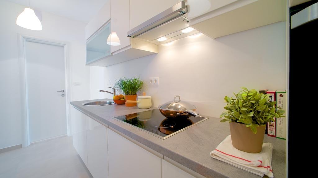 Luxe 3Br Apartment Split Bilik gambar